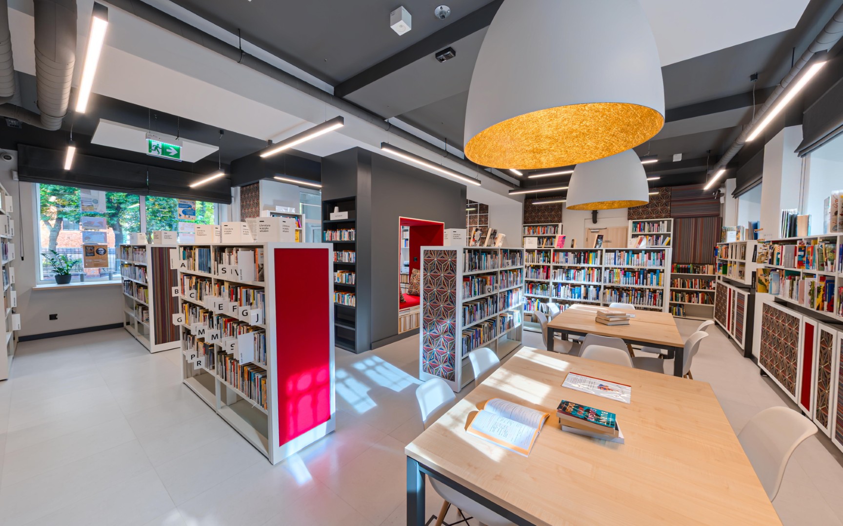 Wnętrze filii III Czytelnia Naukowa