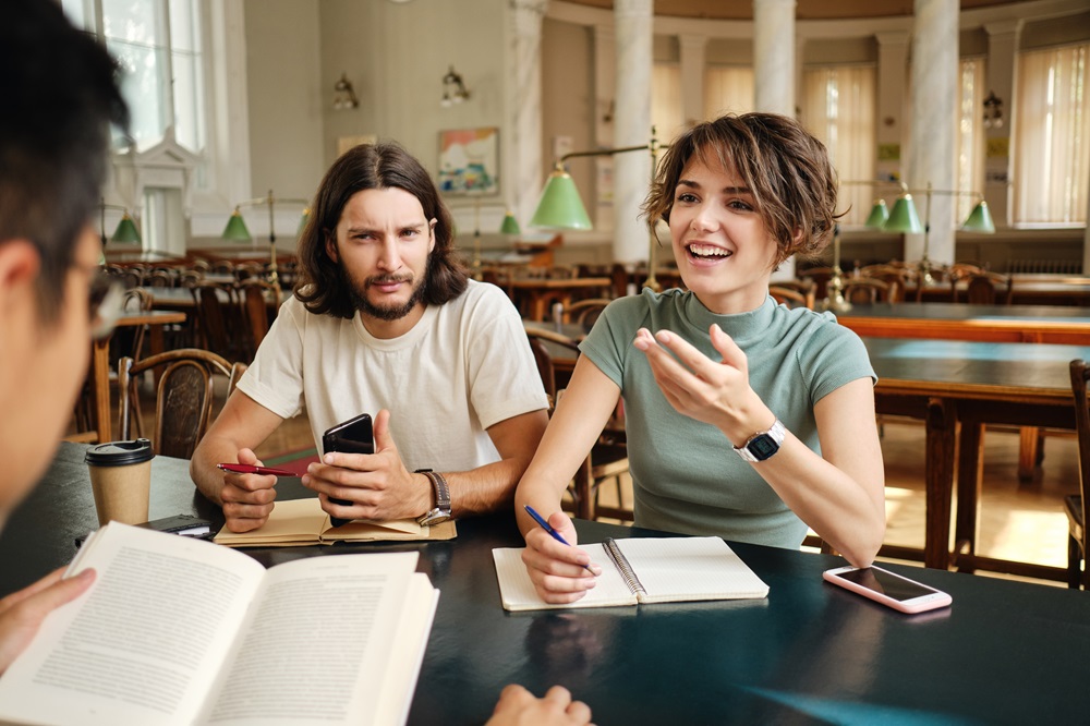 Spotkanie klubu dyskusyjno-krytycznego 